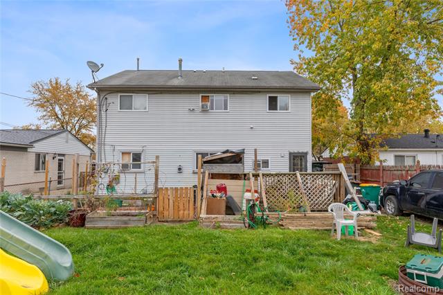 Builiding view twenty five for 9274 Chamberlain, Romulus, MI. 48174