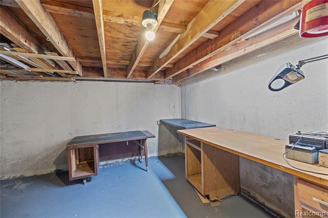 Builiding view twenty four for 9274 Chamberlain, Romulus, MI. 48174