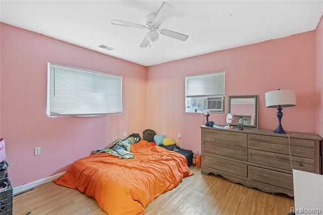 Builiding view twenty one for 9274 Chamberlain, Romulus, MI. 48174