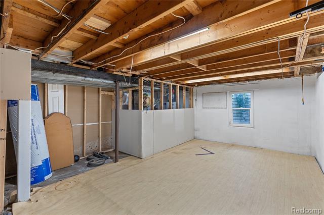 Builiding view twenty two for 9274 Chamberlain, Romulus, MI. 48174