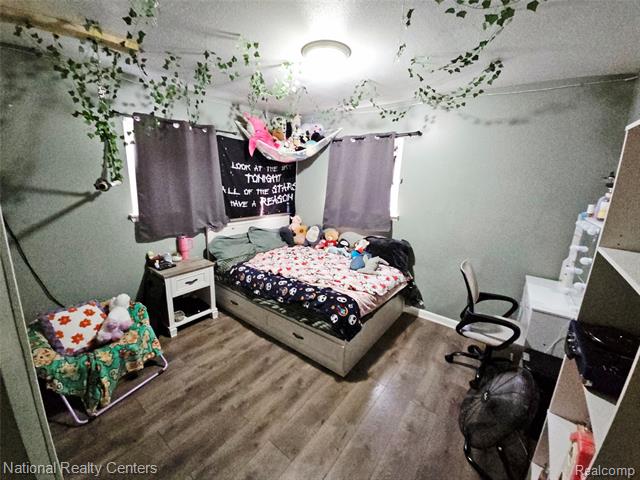 Builiding view fifteen for 5901 Washington, Romulus, MI. 48174