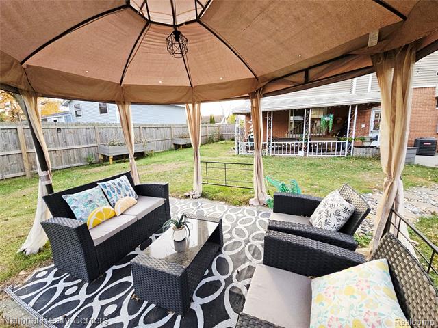 Builiding view five for 5901 Washington, Romulus, MI. 48174