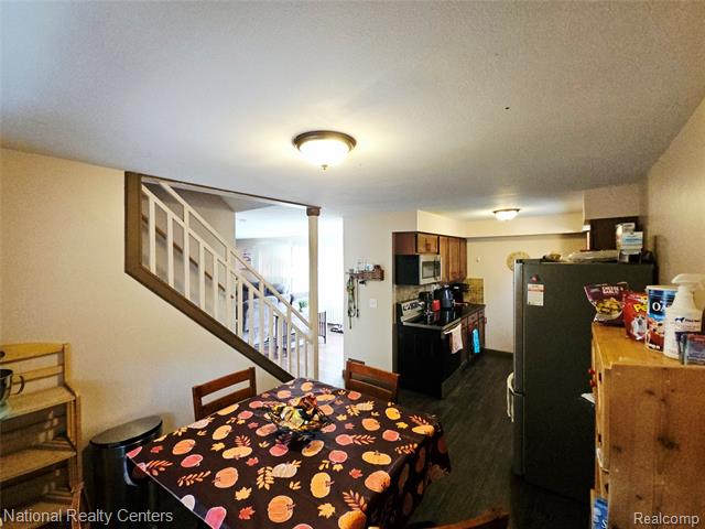 Builiding view nine for 5901 Washington, Romulus, MI. 48174