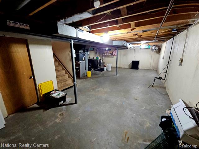 Builiding view seventeen for 5901 Washington, Romulus, MI. 48174