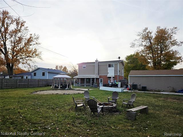 Builiding view three for 5901 Washington, Romulus, MI. 48174