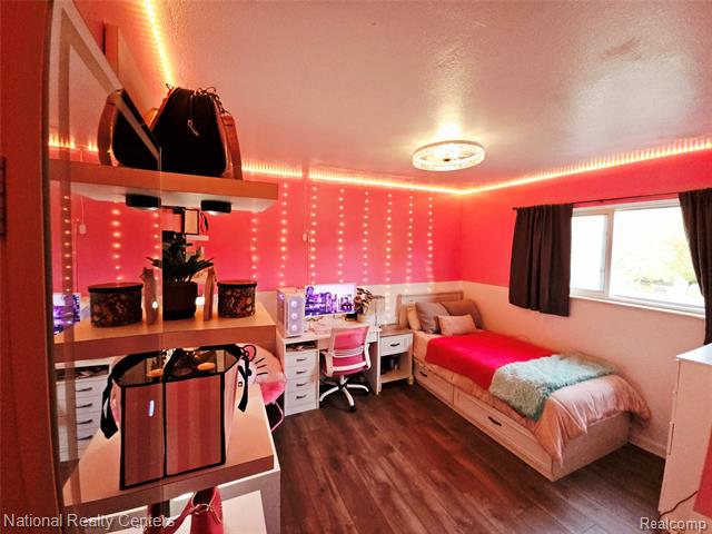 Builiding view twelve for 5901 Washington, Romulus, MI. 48174