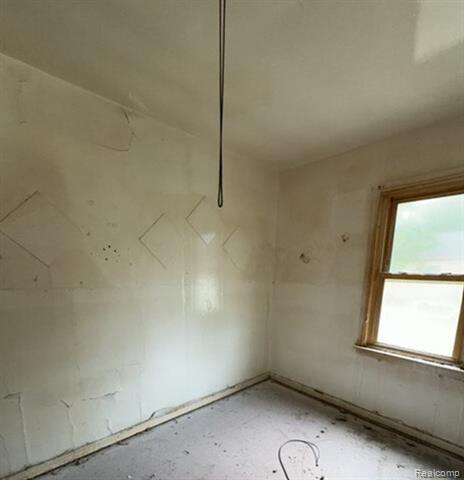 Builiding view eight for 34839 Glover, Wayne, MI. 48184