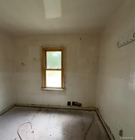 Builiding view nine for 34839 Glover, Wayne, MI. 48184