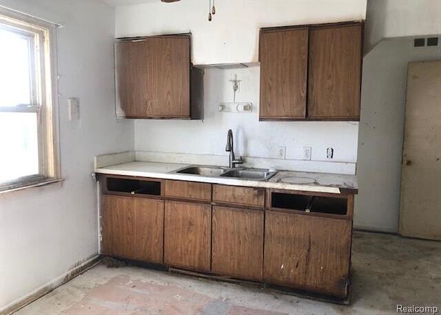 Builiding view three for 34839 Glover, Wayne, MI. 48184