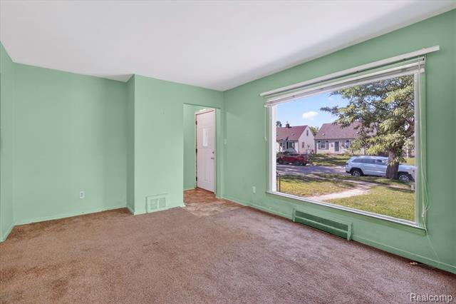 Builiding view seven for 33953 Glover, Wayne, MI. 48184