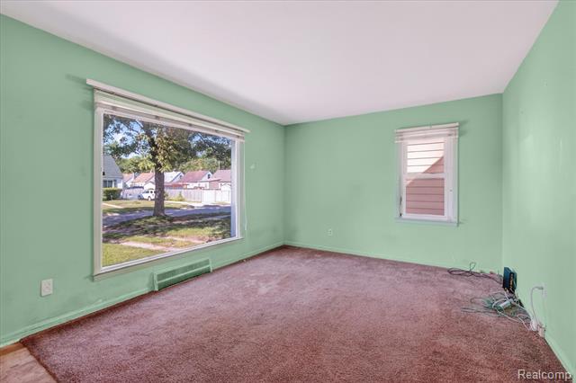 Builiding view six for 33953 Glover, Wayne, MI. 48184