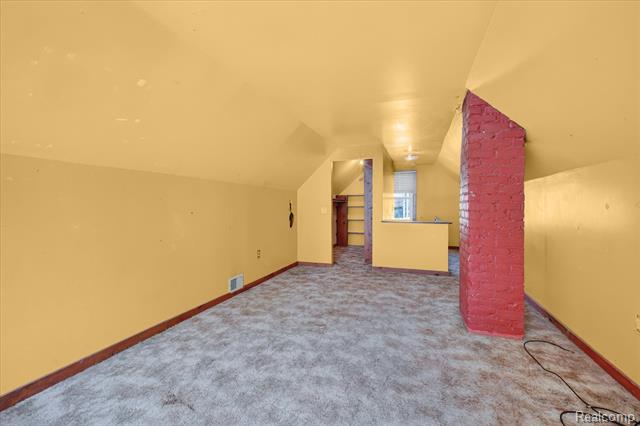 Builiding view twenty four for 33953 Glover, Wayne, MI. 48184