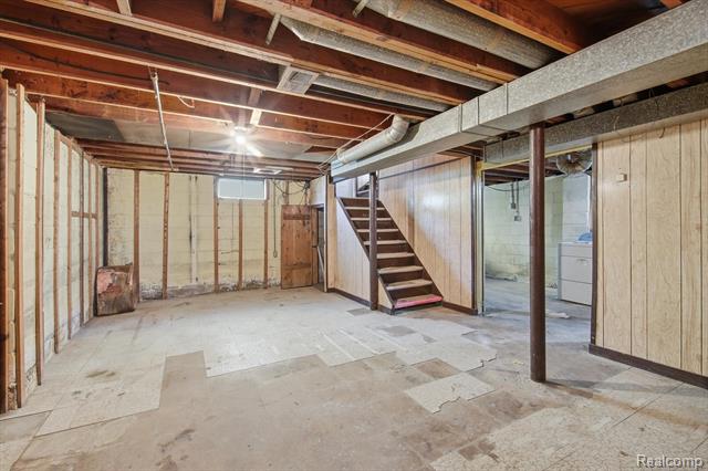 Builiding view twenty nine for 33953 Glover, Wayne, MI. 48184