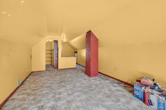 Builiding view twenty three for 33953 Glover, Wayne, MI. 48184