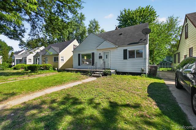 Builiding view two for 33953 Glover, Wayne, MI. 48184