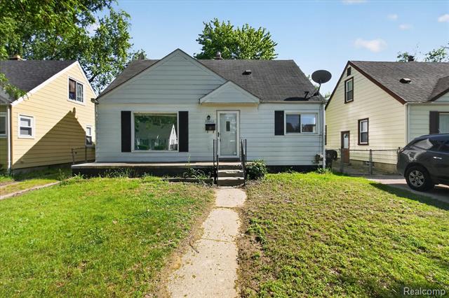 front view for 33953 Glover St, Wayne, Mi. 48184