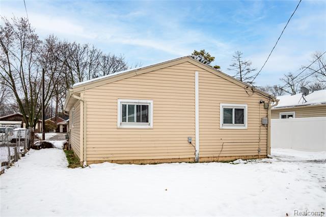 Builiding view twenty three for 6144 Princess, Taylor, MI. 48180