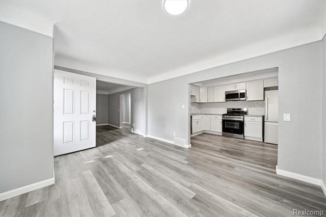 Builiding view five for 5932 Colorado, Romulus, MI. 48174