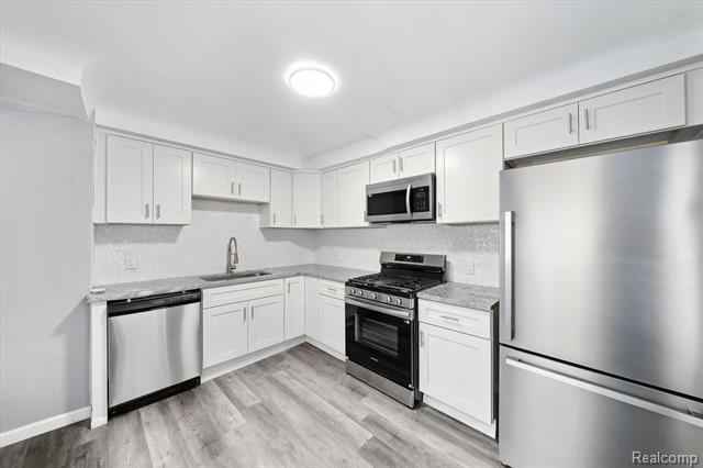 Builiding view nine for 5932 Colorado, Romulus, MI. 48174