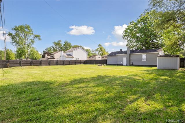 Builiding view nineteen for 5932 Colorado, Romulus, MI. 48174