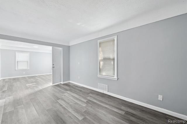 Builiding view seven for 5932 Colorado, Romulus, MI. 48174