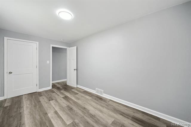 Builiding view seventeen for 5932 Colorado, Romulus, MI. 48174