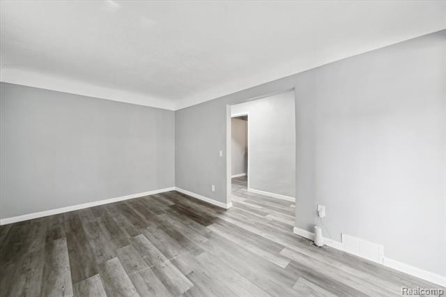 Builiding view thirteen for 5932 Colorado, Romulus, MI. 48174