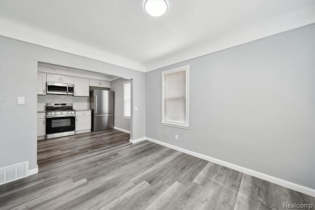 Builiding view twelve for 5932 Colorado, Romulus, MI. 48174