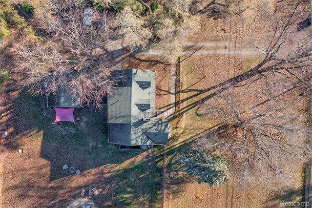 Builiding view fifty one for 38172 Van Born, Wayne, MI. 48184