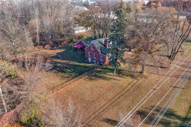 Builiding view fifty two for 38172 Van Born, Wayne, MI. 48184