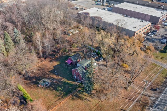 Builiding view fifty for 38172 Van Born, Wayne, MI. 48184