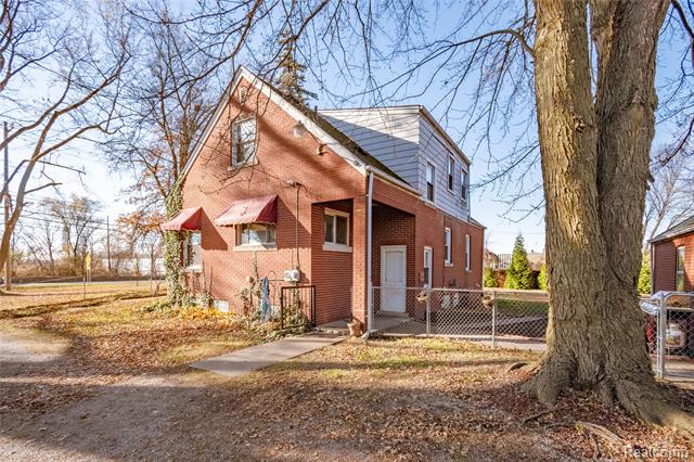 Builiding view forty one for 38172 Van Born, Wayne, MI. 48184