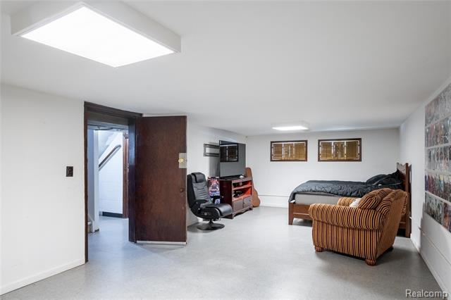 Builiding view thirty four for 38172 Van Born, Wayne, MI. 48184