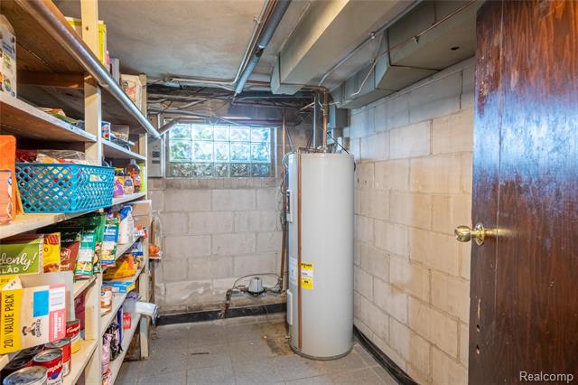 Builiding view thirty seven for 38172 Van Born, Wayne, MI. 48184