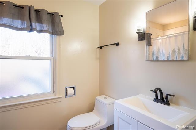 Builiding view twenty three for 38172 Van Born, Wayne, MI. 48184