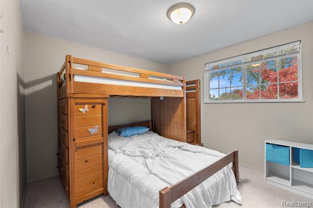 Builiding view eighteen for 34441 Phyllis, Wayne, MI. 48184