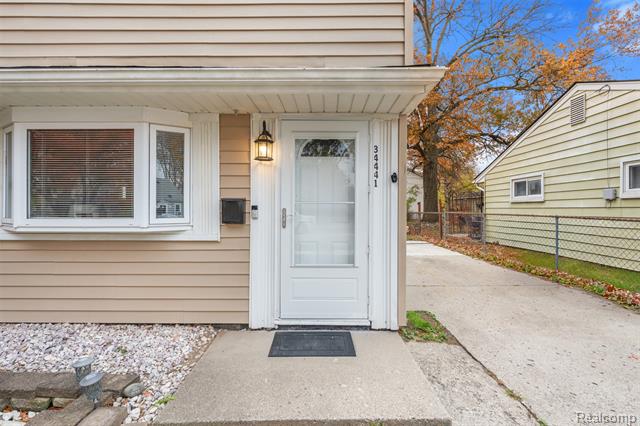 Builiding view four for 34441 Phyllis, Wayne, MI. 48184