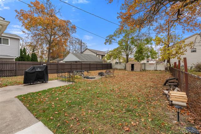 Builiding view twenty three for 34441 Phyllis, Wayne, MI. 48184