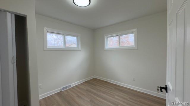 Builiding view eight for 5087 Hunt, Wayne, MI. 48184