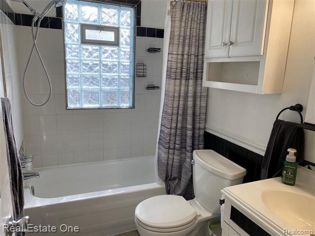 Builiding view eleven for 34321 John, Wayne, MI. 48184