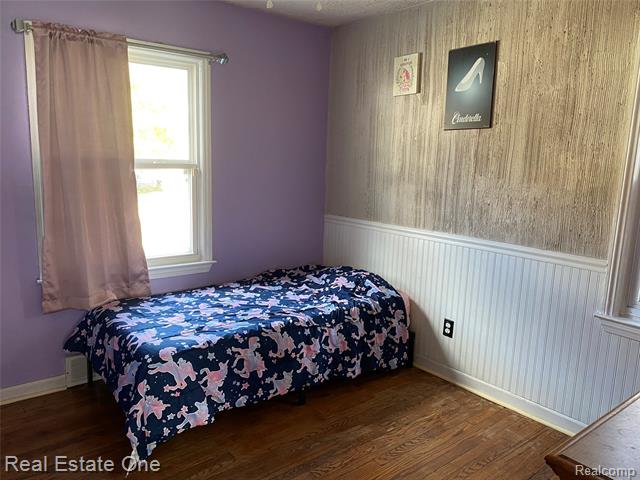 Builiding view fourteen for 34321 John, Wayne, MI. 48184