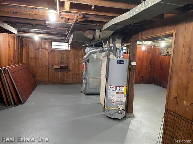 Builiding view twenty three for 34321 John, Wayne, MI. 48184