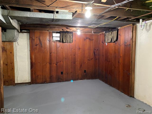 Builiding view twenty for 34321 John, Wayne, MI. 48184