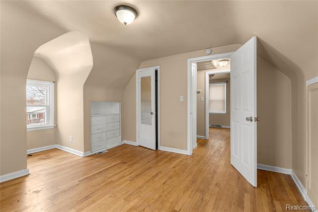 Builiding view nineteen for 25885 Currier, Dearborn Heights, MI. 48125