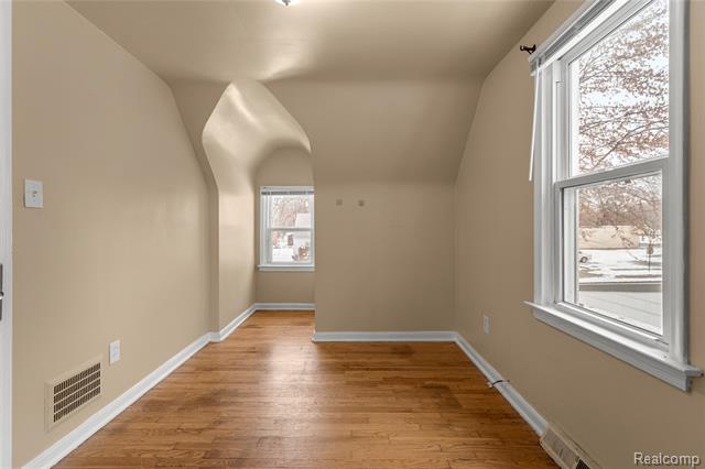 Builiding view sixteen for 25885 Currier, Dearborn Heights, MI. 48125