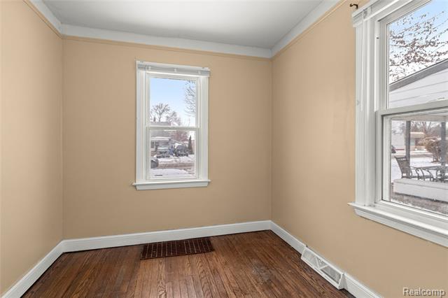 Builiding view thirteen for 25885 Currier, Dearborn Heights, MI. 48125