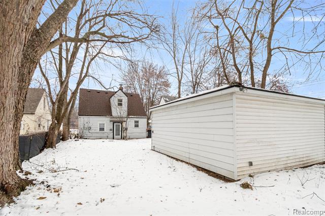 Builiding view twenty three for 25885 Currier, Dearborn Heights, MI. 48125