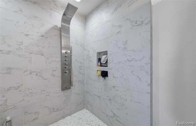 Builiding view seven for 5642 Weddel, Dearborn Heights, MI. 48125