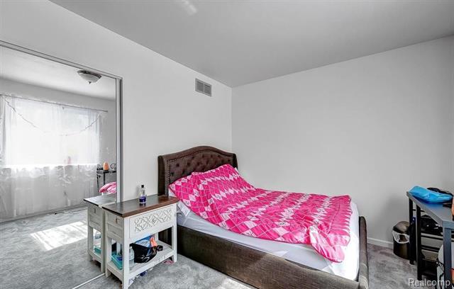 Builiding view thirteen for 5642 Weddel, Dearborn Heights, MI. 48125