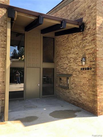 front view for 27330 Arborway Rd, Southfield, Mi. 48033